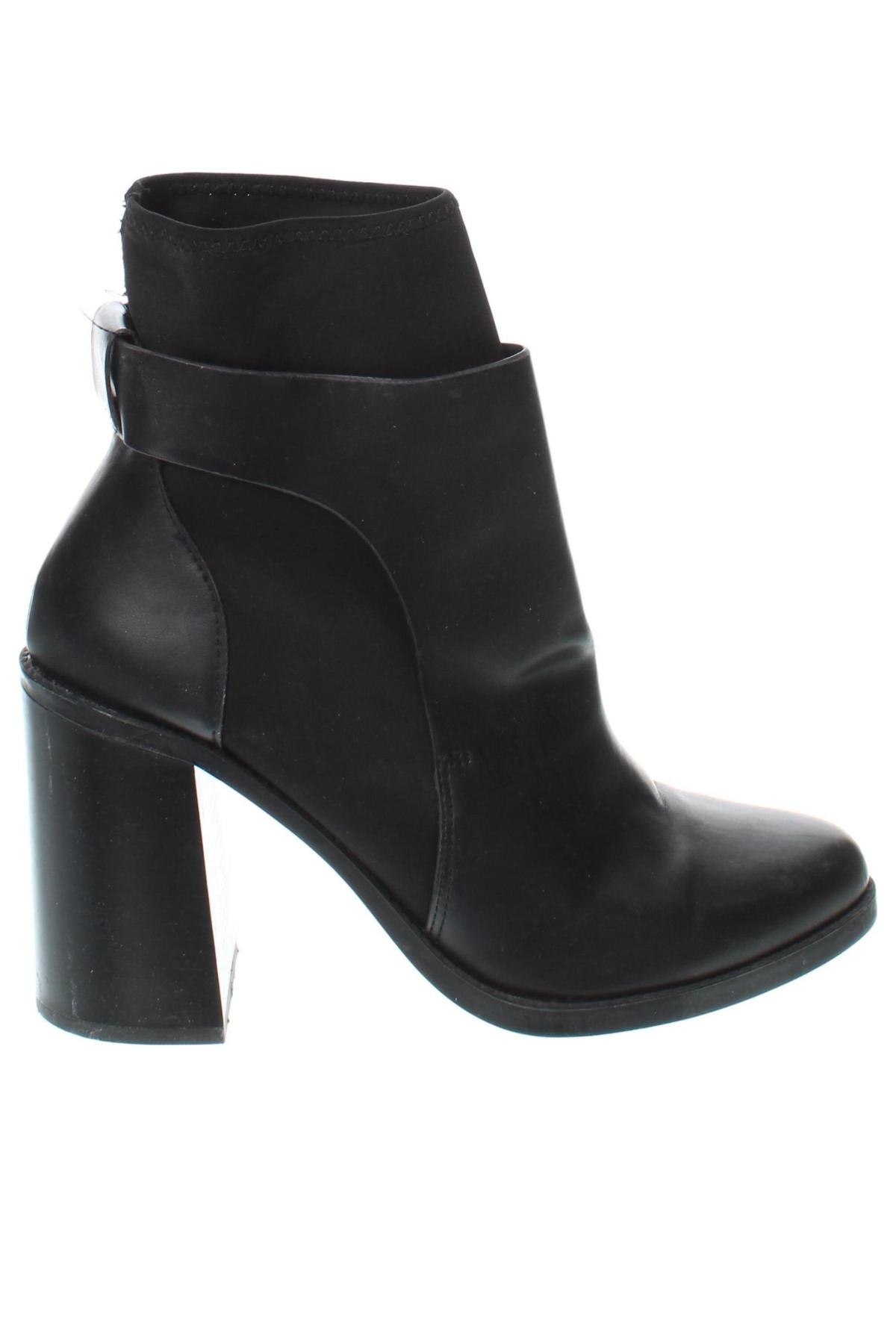 Dámské boty  Zara Trafaluc, Velikost 40, Barva Černá, Cena  337,00 Kč