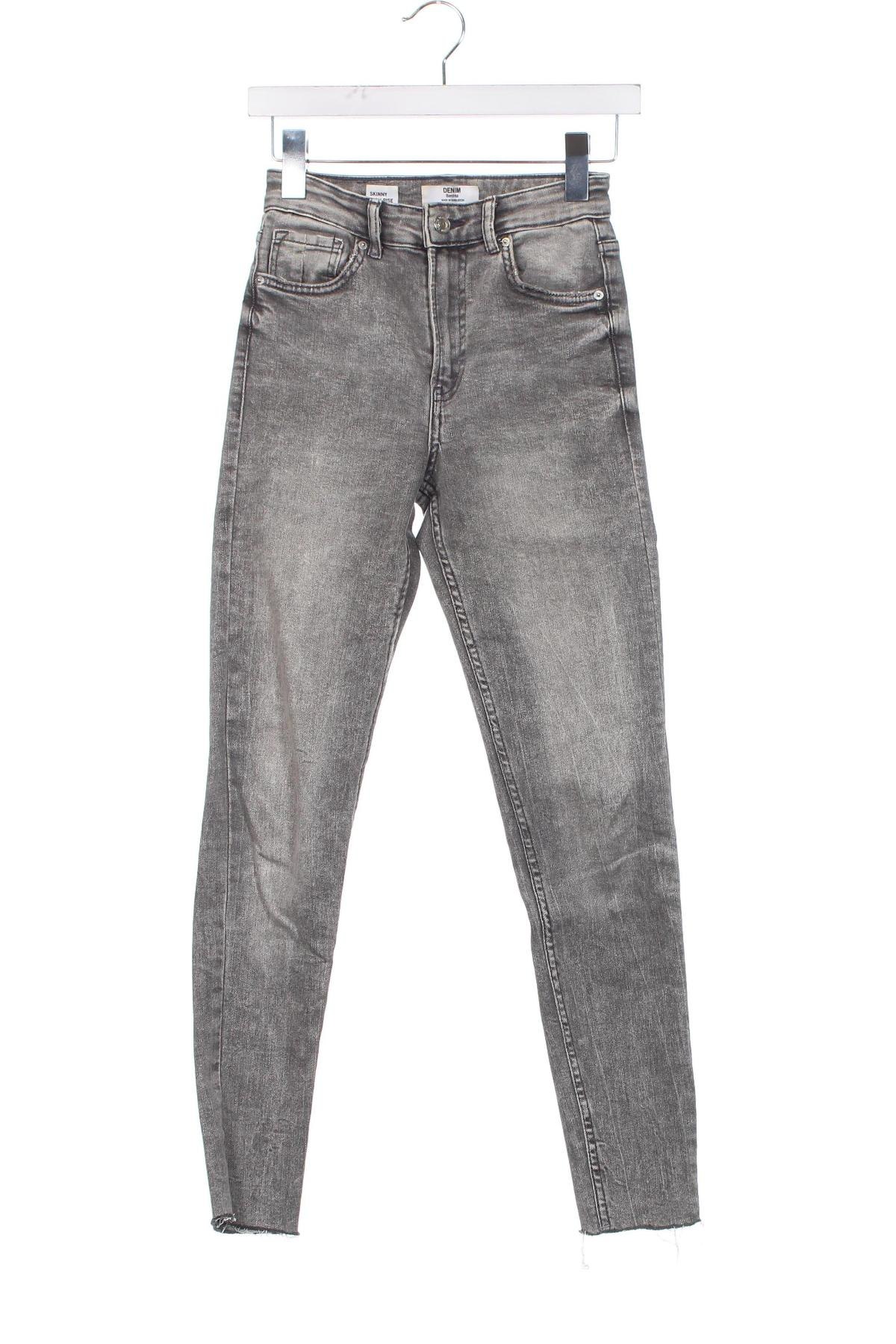 Damen Jeans Bershka, Größe XS, Farbe Grau, Preis 8,45 €