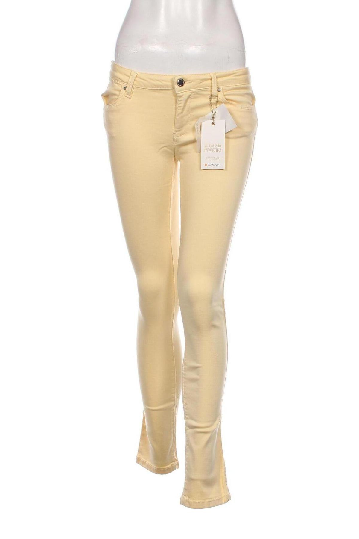 Дамски дънки Zara, Размер S, Цвят Жълт, Цена 43,40 лв.