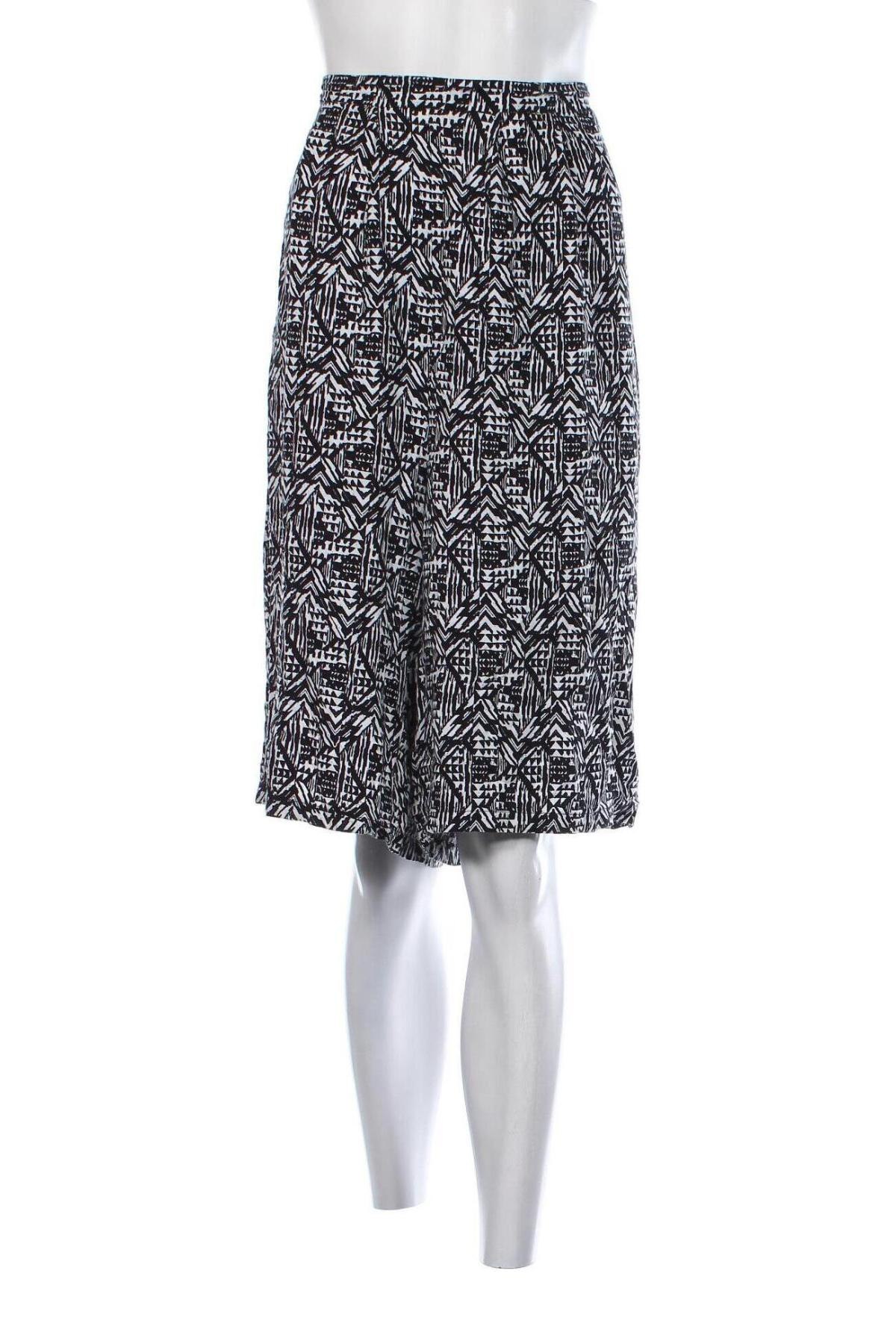 Γυναικείο κοντό παντελόνι, Μέγεθος XL, Χρώμα Μαύρο, Τιμή 7,05 €