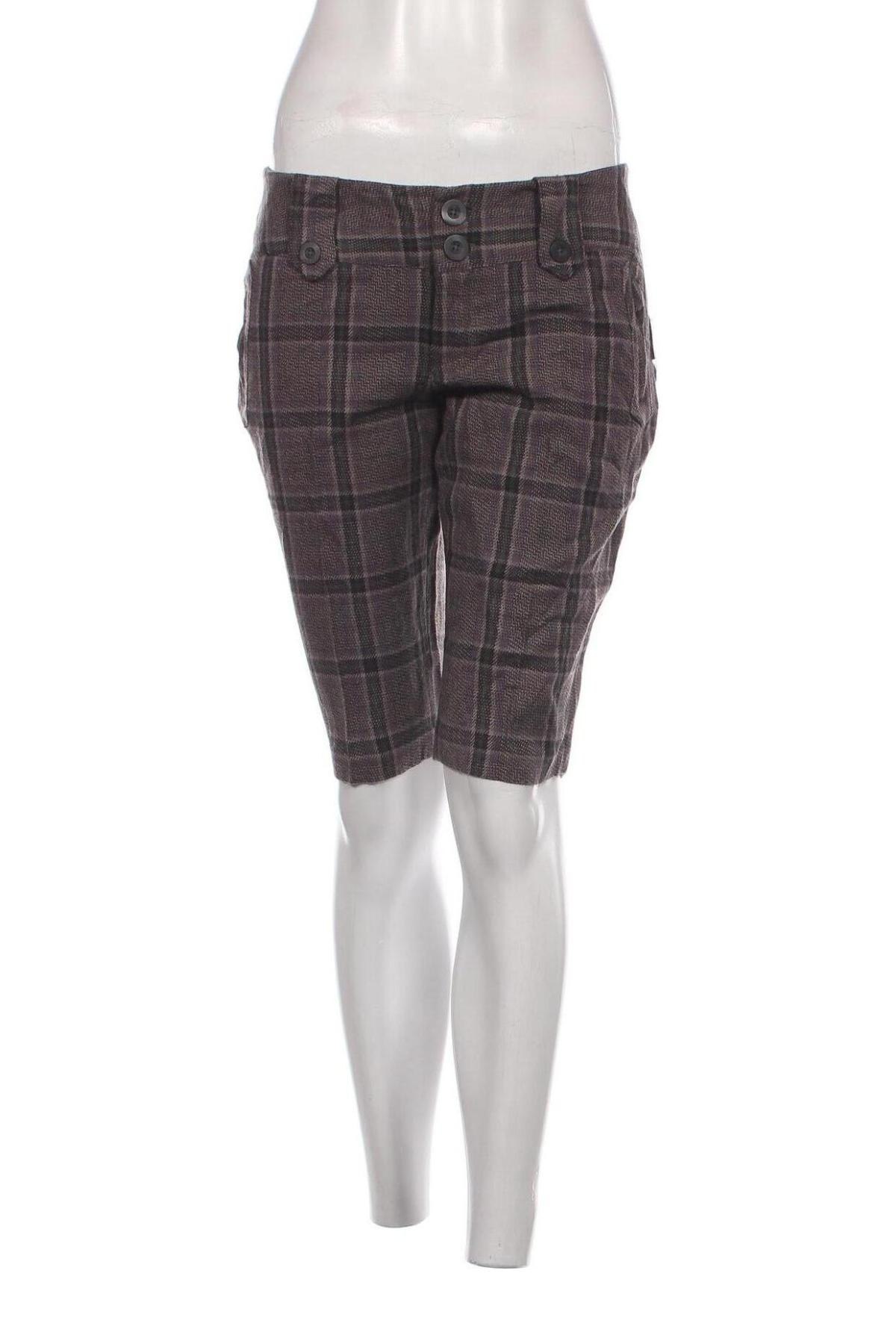 Дамски къс панталон, Размер M, Цвят Многоцветен, Цена 13,95 лв.