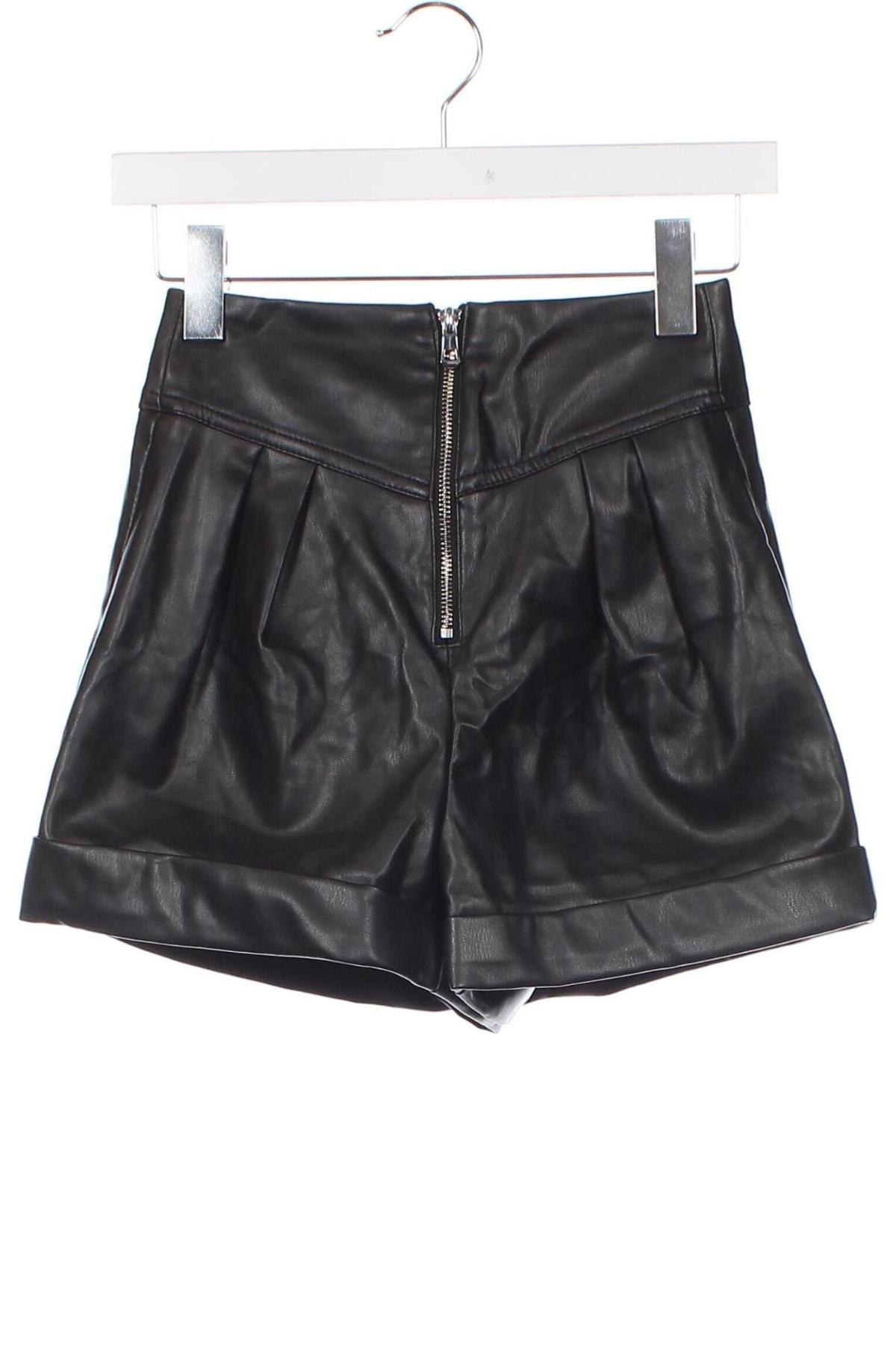 Γυναικείο κοντό παντελόνι Bershka, Μέγεθος XS, Χρώμα Μαύρο, Τιμή 5,88 €