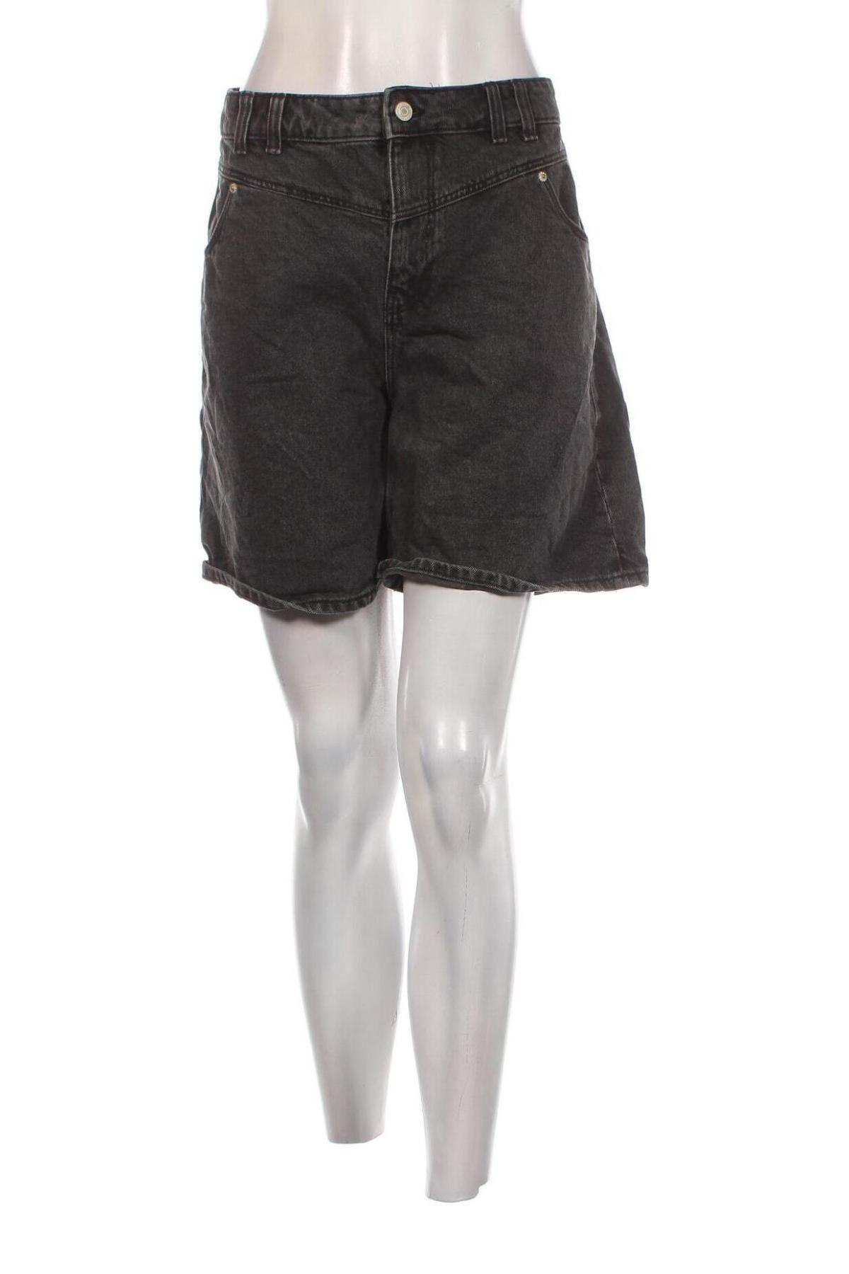 Pantaloni scurți de femei C&A, Mărime XL, Culoare Gri, Preț 62,50 Lei