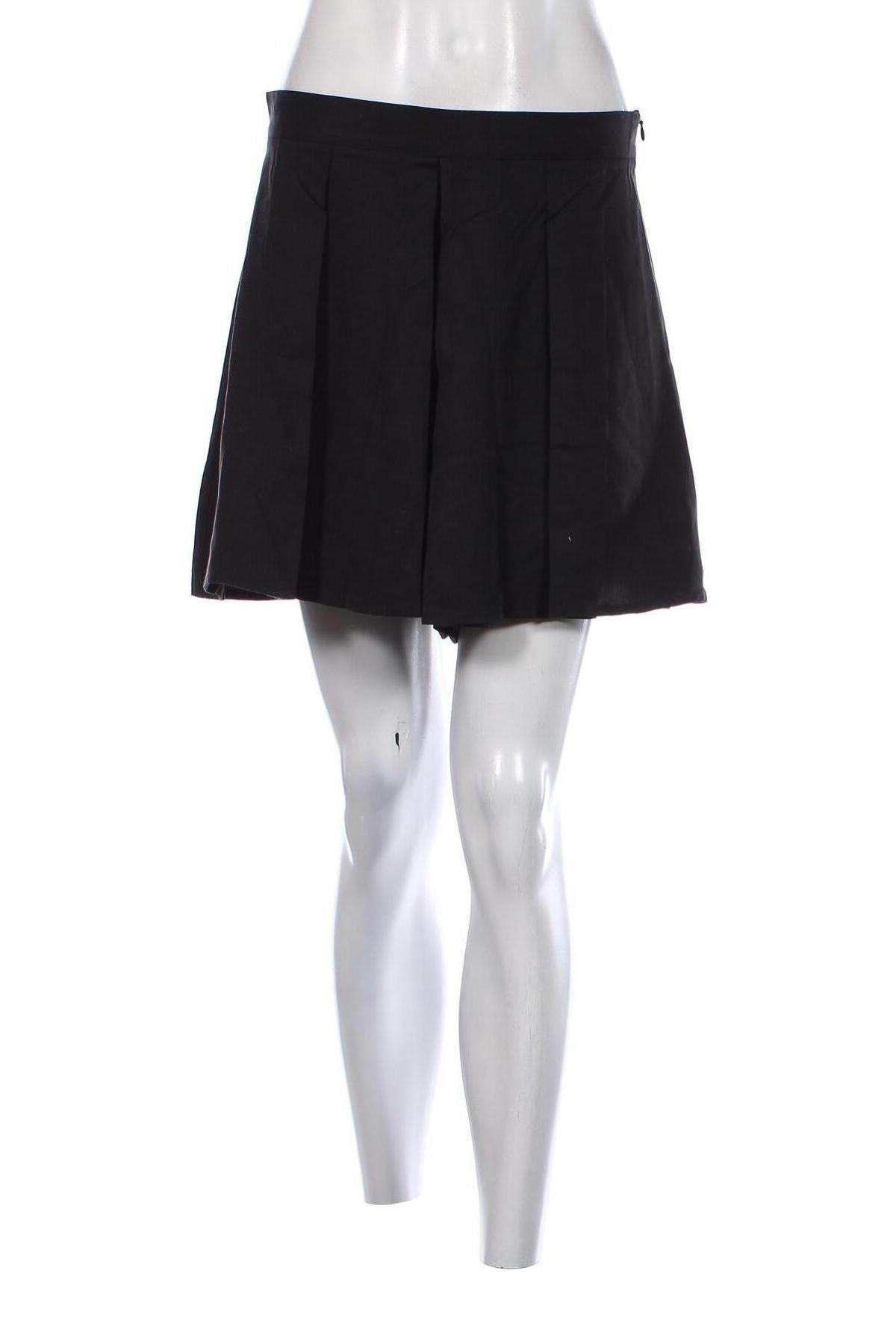 Γυναικείο κοντό παντελόνι Edited, Μέγεθος M, Χρώμα Μαύρο, Τιμή 17,86 €