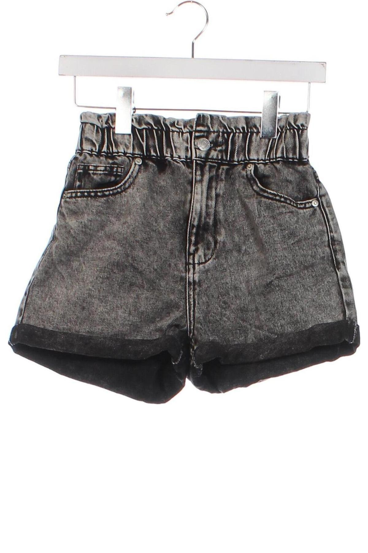 Дамски къс панталон Fb Sister, Размер XS, Цвят Сив, Цена 19,04 лв.