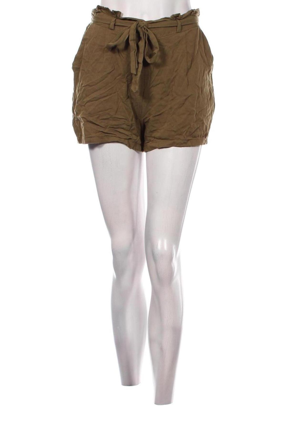 Γυναικείο κοντό παντελόνι Pull&Bear, Μέγεθος M, Χρώμα Πράσινο, Τιμή 4,70 €