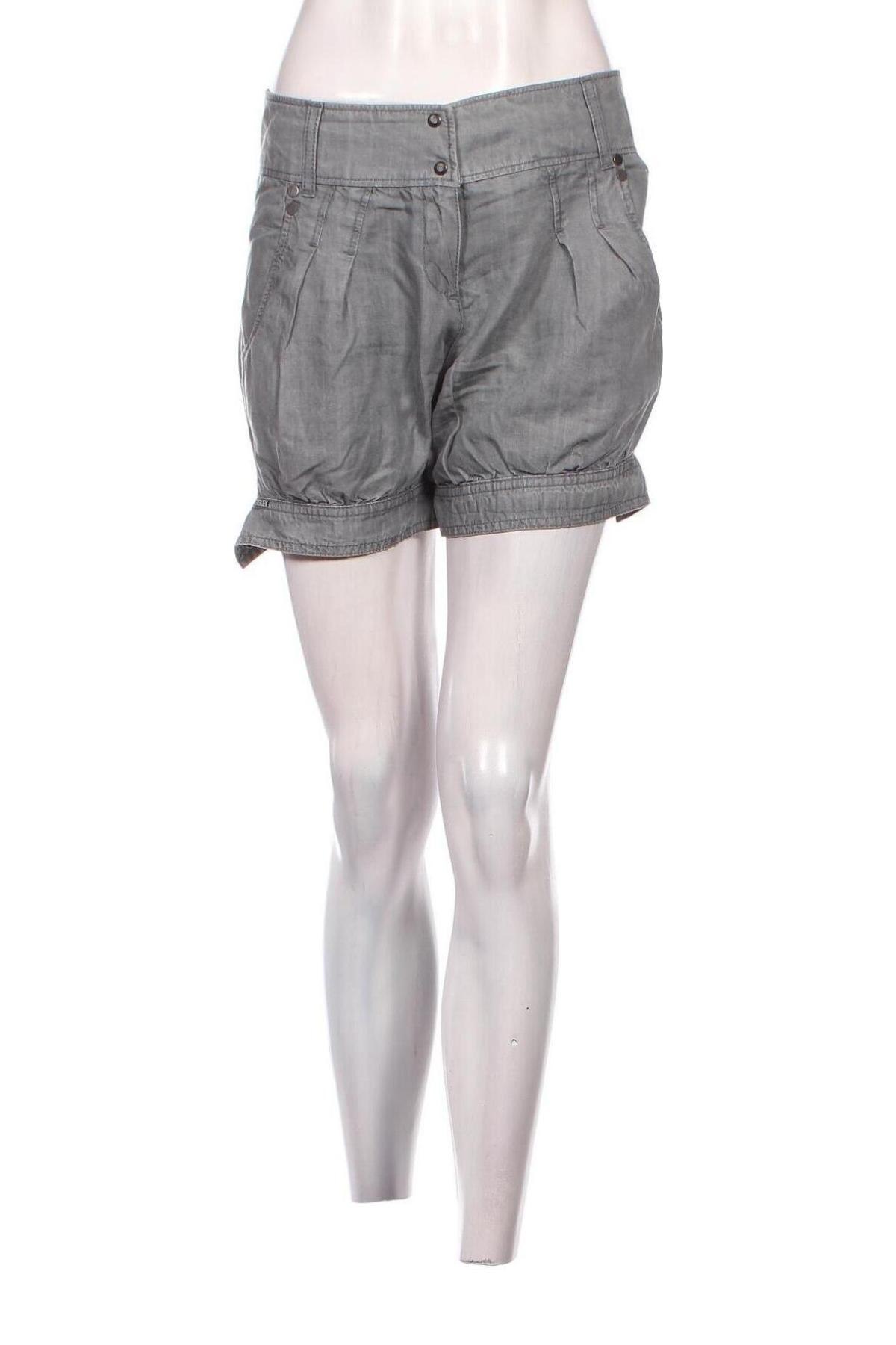 Γυναικείο κοντό παντελόνι Sisley, Μέγεθος M, Χρώμα Γκρί, Τιμή 17,00 €