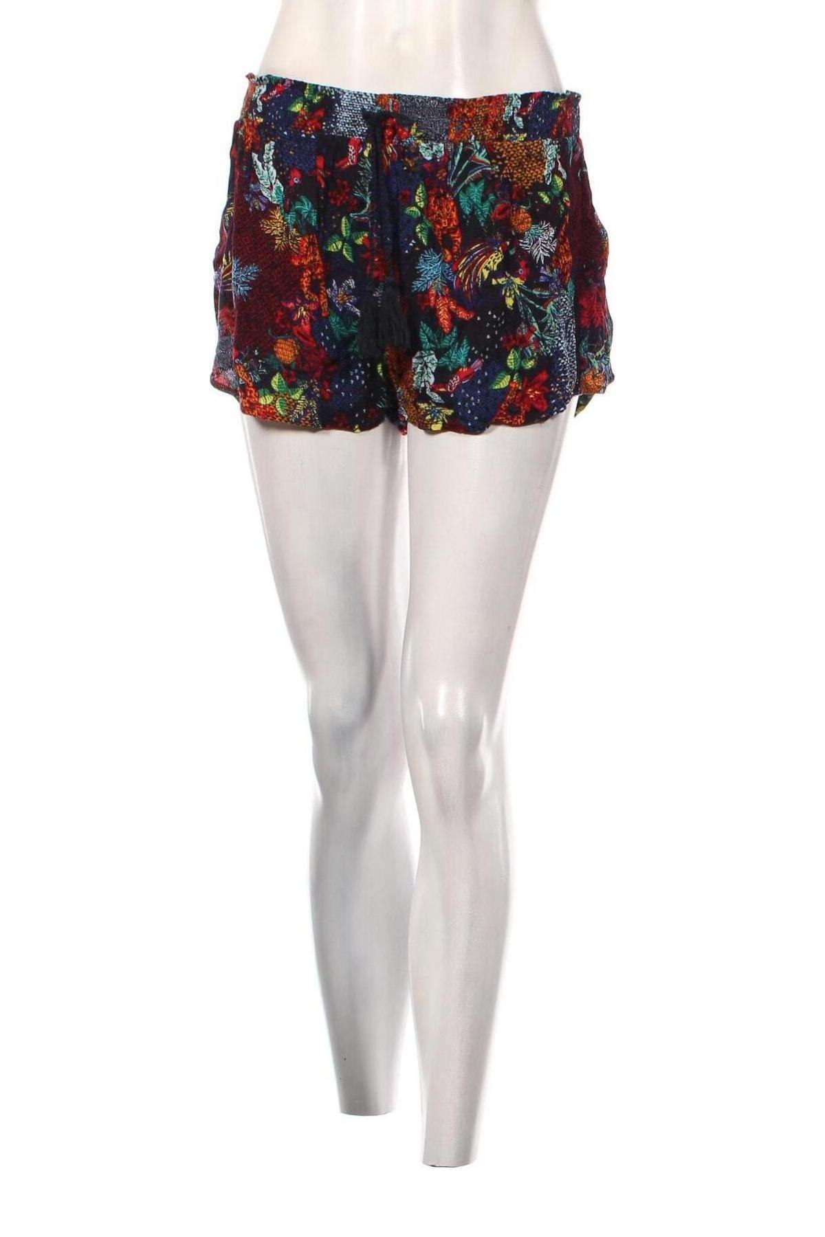 Дамски къс панталон Superdry, Размер M, Цвят Многоцветен, Цена 40,04 лв.