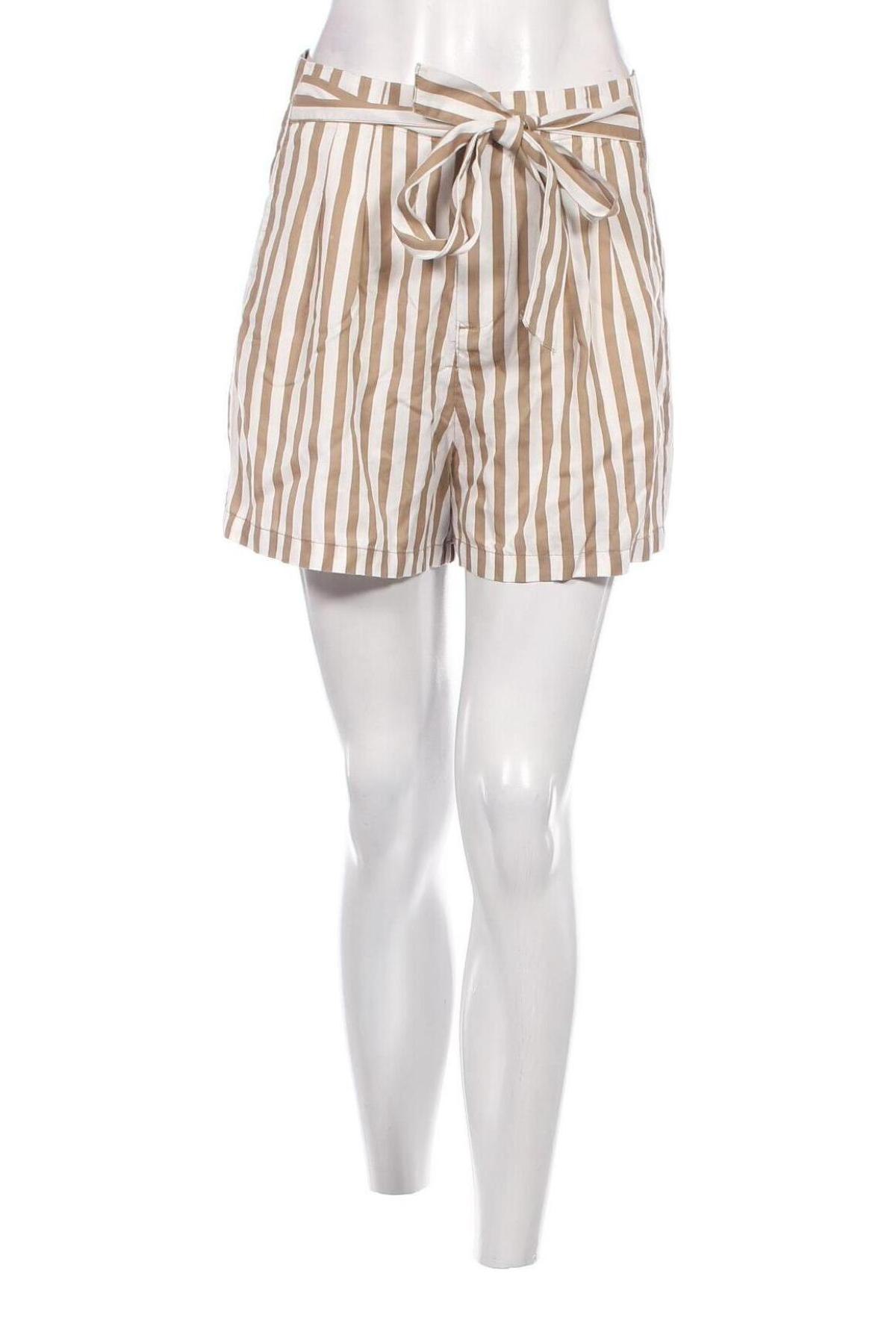 Дамски къс панталон Vero Moda, Размер M, Цвят Многоцветен, Цена 46,00 лв.