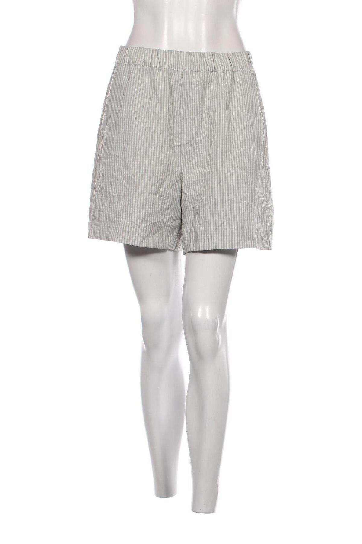 Дамски къс панталон Vero Moda, Размер M, Цвят Многоцветен, Цена 8,00 лв.
