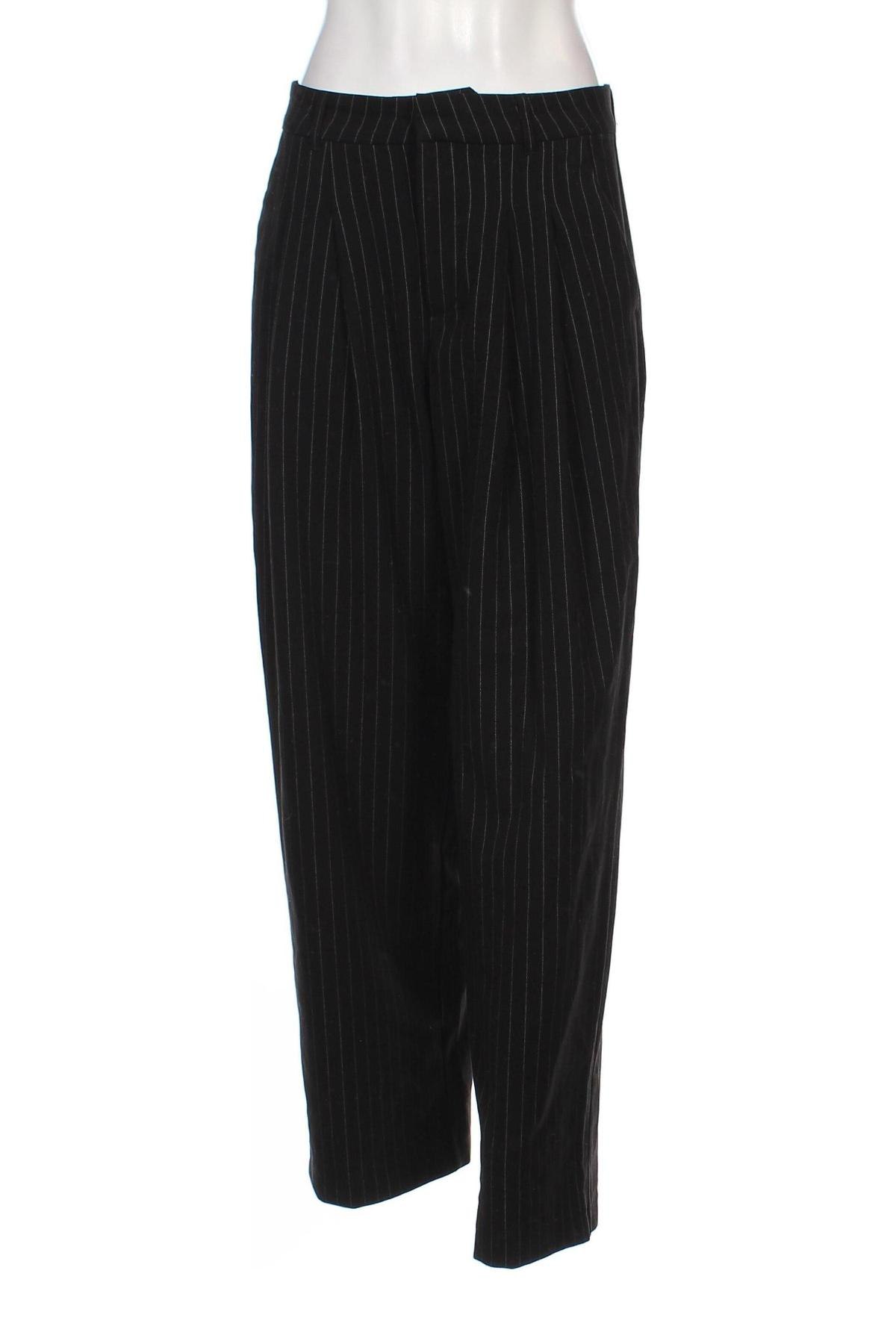 Γυναικείο παντελόνι Bershka, Μέγεθος M, Χρώμα Μαύρο, Τιμή 6,97 €