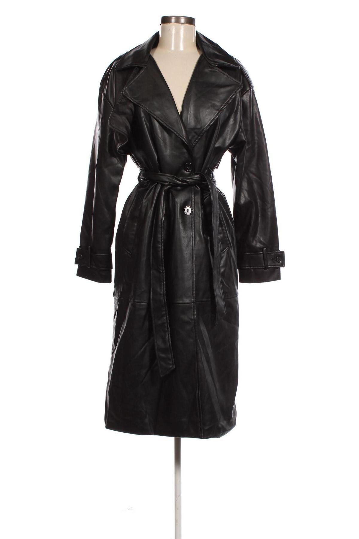 Дамско кожено яке Pull&Bear, Размер XS, Цвят Черен, Цена 79,00 лв.