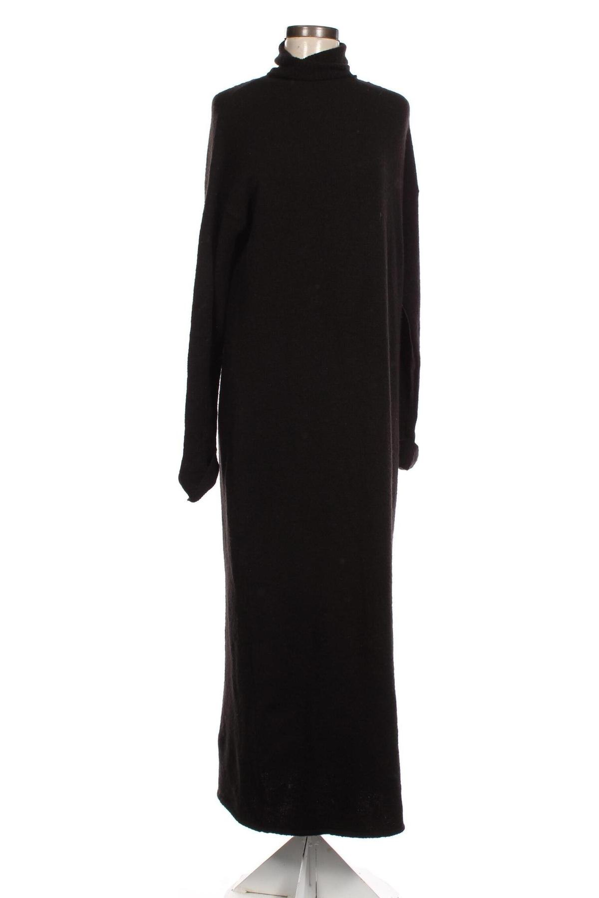 Šaty  Bershka, Veľkosť S, Farba Čierna, Cena  9,86 €