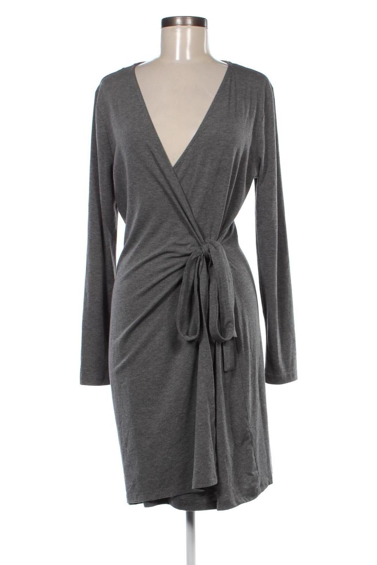 Kleid Hama, Größe L, Farbe Grau, Preis 9,95 €