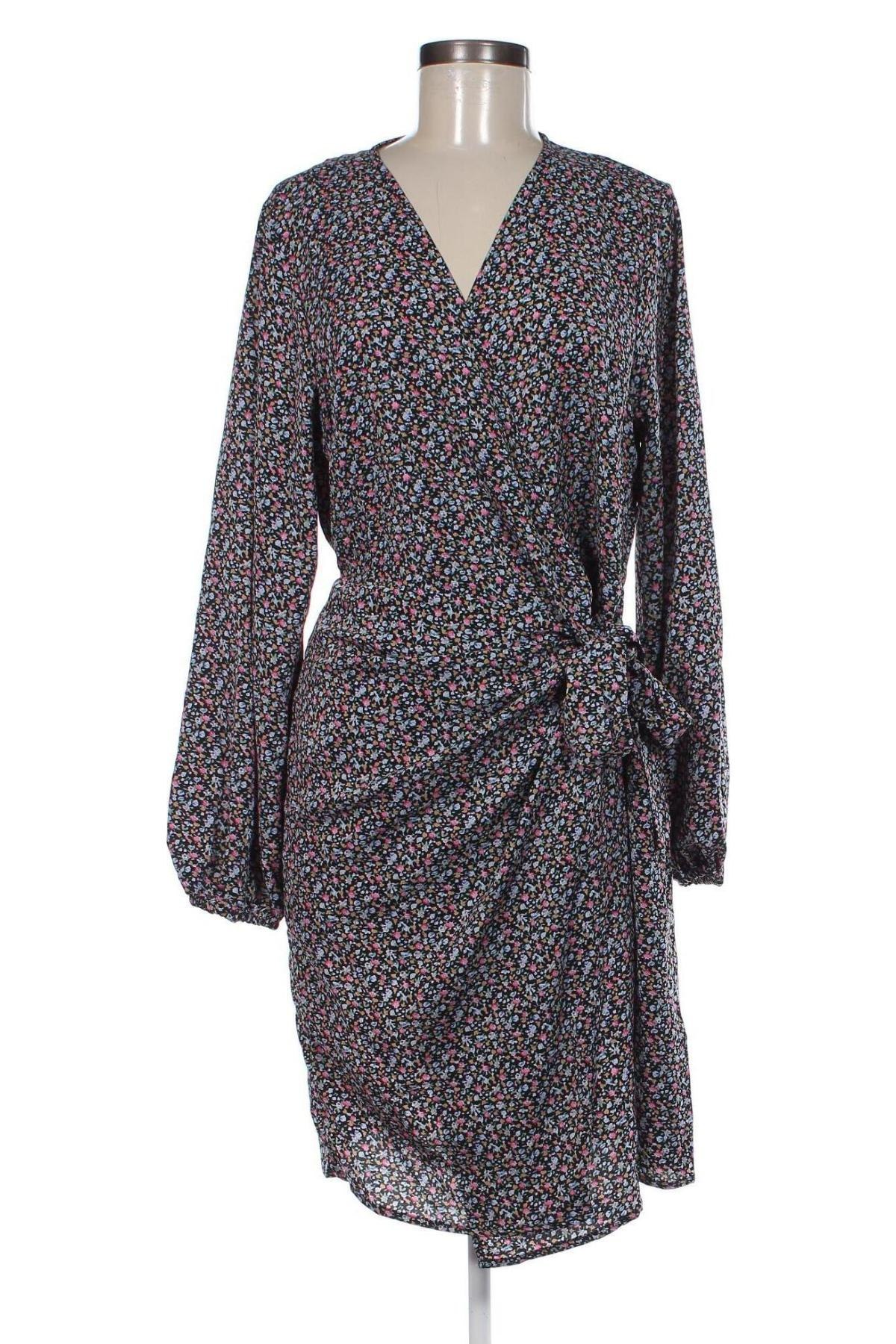 Kleid Ichi, Größe M, Farbe Mehrfarbig, Preis 16,70 €