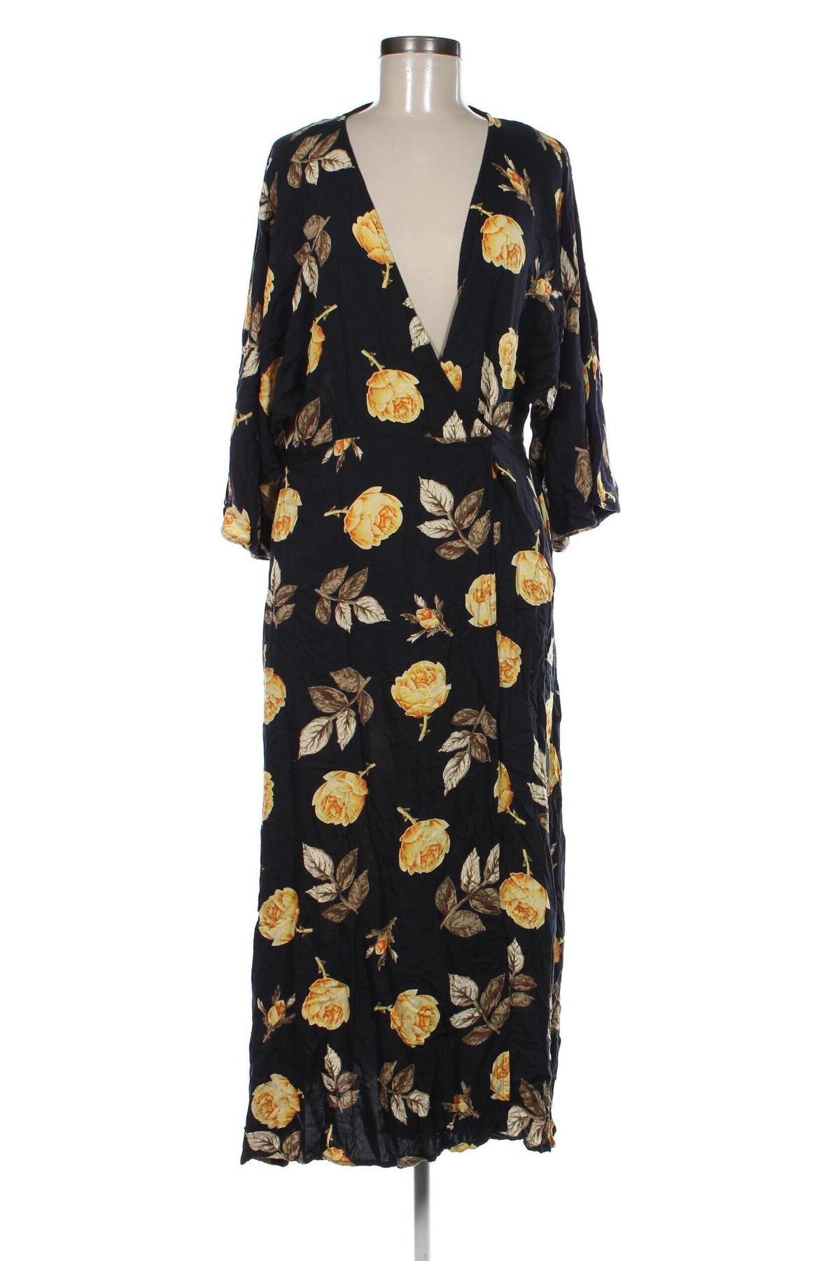Kleid NA-KD, Größe S, Farbe Mehrfarbig, Preis 17,37 €