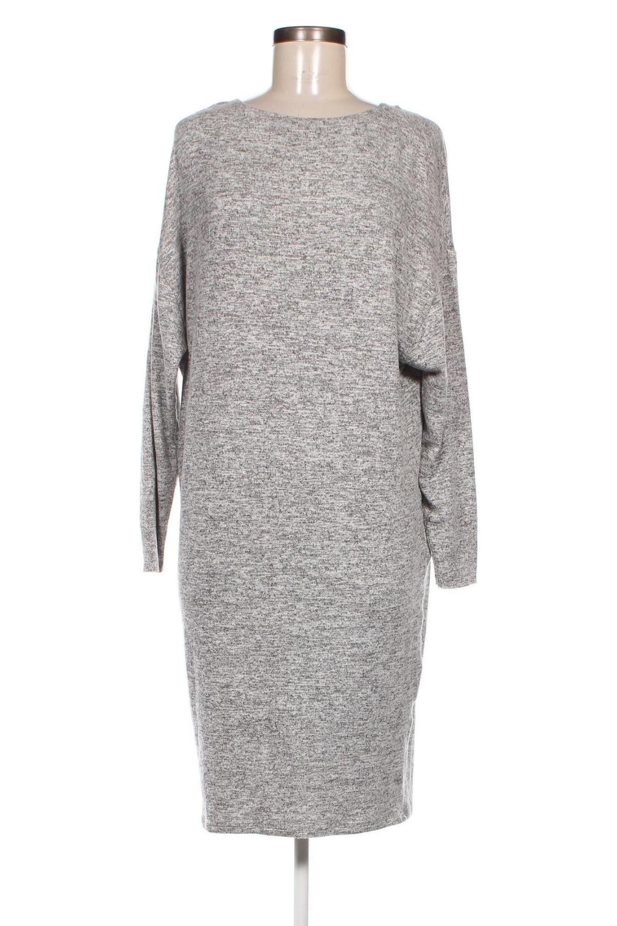 Kleid Pull&Bear, Größe M, Farbe Grau, Preis 8,90 €