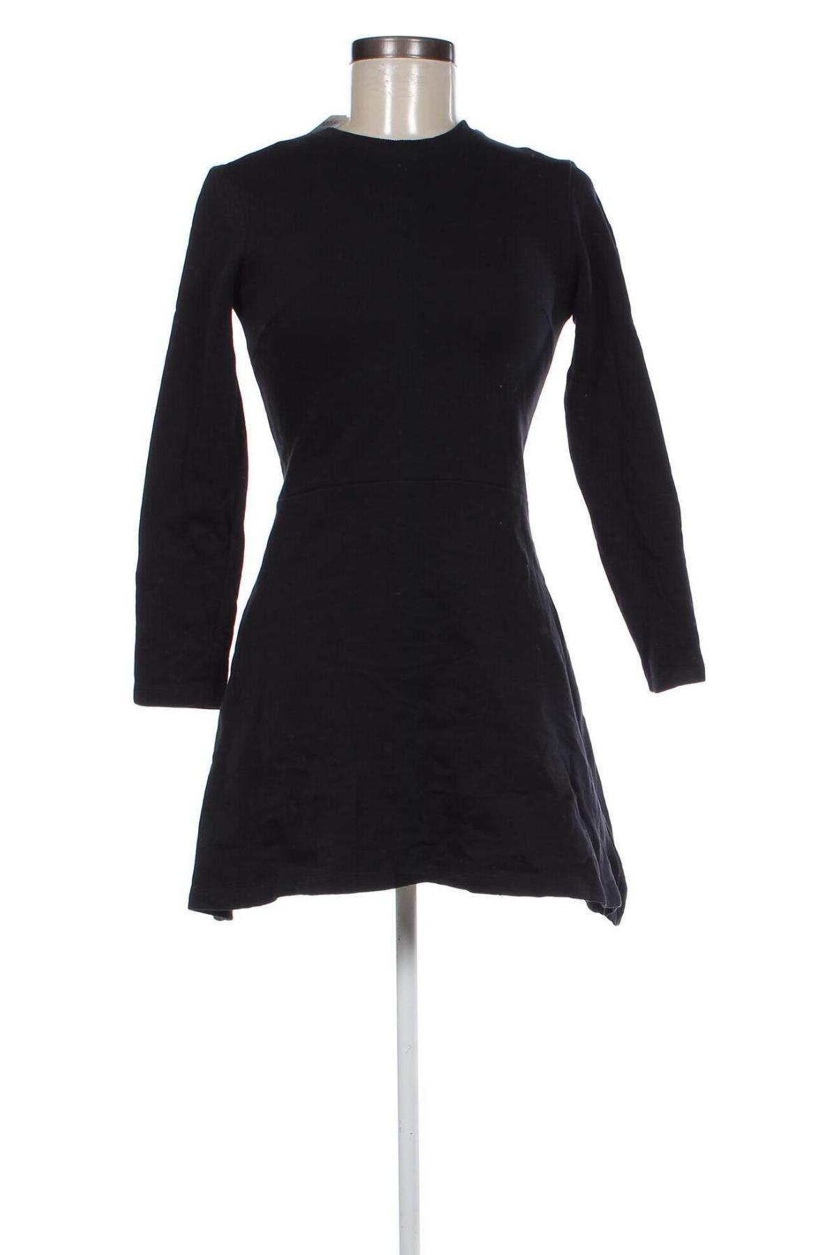 Рокля Zara Trafaluc, Размер S, Цвят Черен, Цена 26,40 лв.