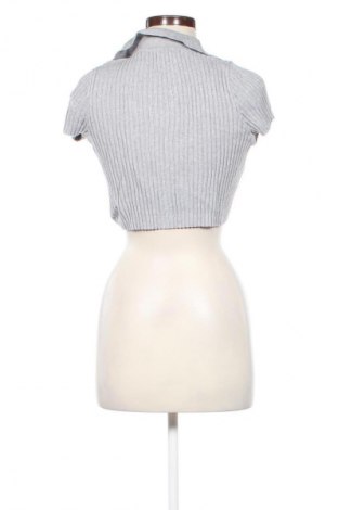 Дамска блуза Brandy Melville, Размер M, Цвят Сив, Цена 11,99 лв.