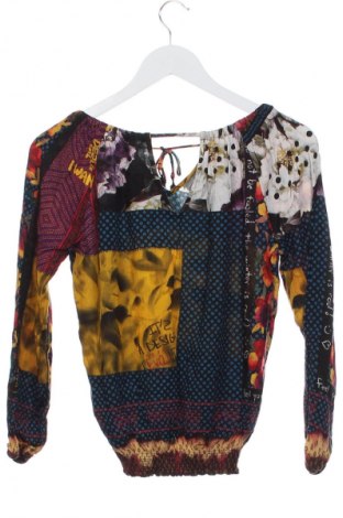 Дамска блуза Desigual, Размер XS, Цвят Многоцветен, Цена 30,99 лв.