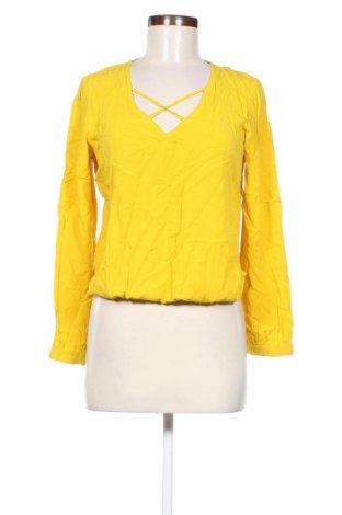 Damen Shirt Sinsay, Größe M, Farbe Gelb, Preis 9,72 €