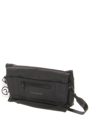 Dámska kabelka  Desigual, Farba Čierna, Cena  27,95 €