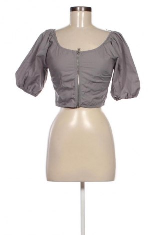 Damenbluse Pretty Little Thing, Größe S, Farbe Grau, Preis 15,81 €