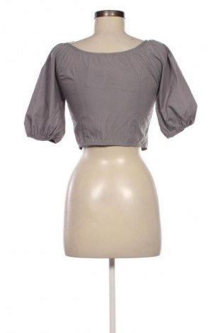 Damenbluse Pretty Little Thing, Größe S, Farbe Grau, Preis 15,81 €