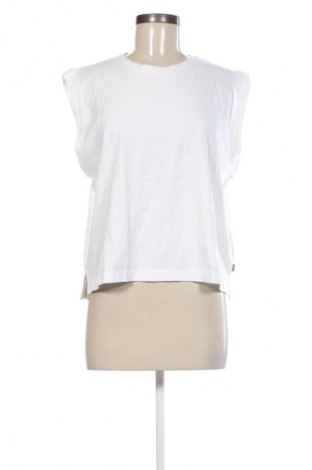 Γυναικείο t-shirt Levi's, Μέγεθος M, Χρώμα Λευκό, Τιμή 30,99 €