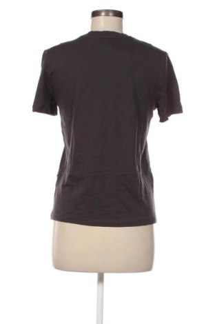 Γυναικείο t-shirt ONLY, Μέγεθος M, Χρώμα Πολύχρωμο, Τιμή 15,99 €