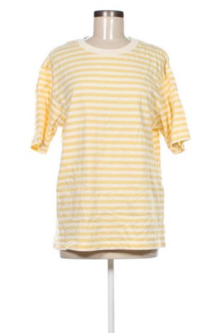 Дамска тениска Uniqlo, Размер M, Цвят Многоцветен, Цена 18,99 лв.