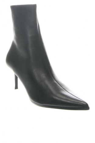Дамски боти Steve Madden, Размер 37, Цвят Черен, Цена 209,99 лв.