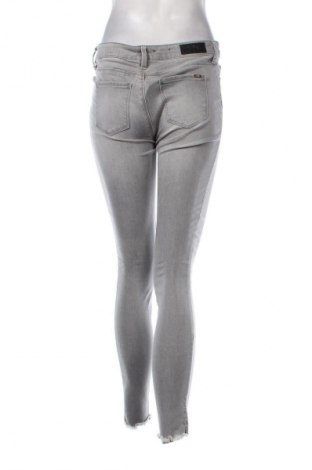 Damskie jeansy Armani Exchange, Rozmiar M, Kolor Szary, Cena 204,60 zł