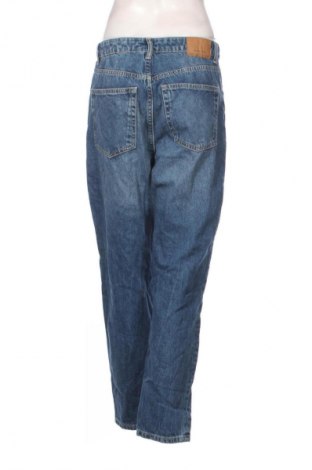 Damskie jeansy Bershka, Rozmiar M, Kolor Niebieski, Cena 95,99 zł