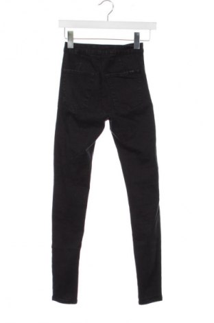 Damskie jeansy Bershka, Rozmiar XS, Kolor Czarny, Cena 62,67 zł