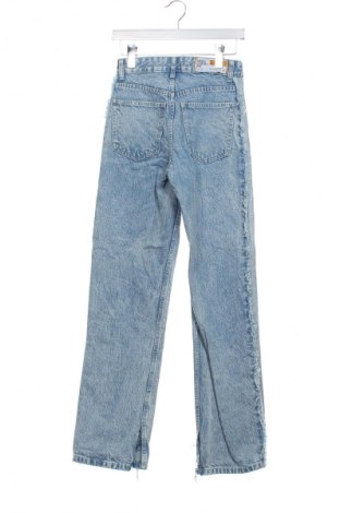 Damskie jeansy Bershka, Rozmiar S, Kolor Niebieski, Cena 59,73 zł
