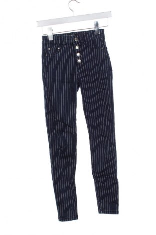 Dámské džíny  Bershka, Velikost XS, Barva Vícebarevné, Cena  367,00 Kč