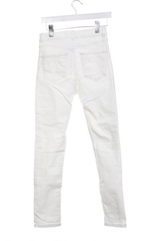 Γυναικείο Τζίν Bershka, Μέγεθος XS, Χρώμα Λευκό, Τιμή 7,99 €