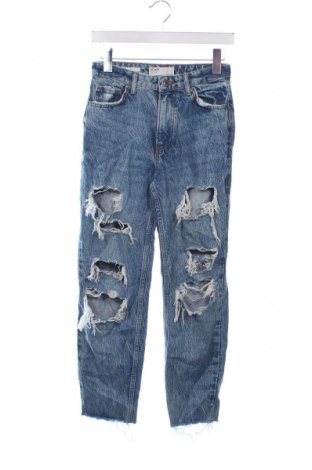 Damskie jeansy Bershka, Rozmiar XS, Kolor Niebieski, Cena 95,99 zł