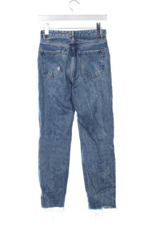 Damskie jeansy Bershka, Rozmiar XS, Kolor Niebieski, Cena 95,99 zł