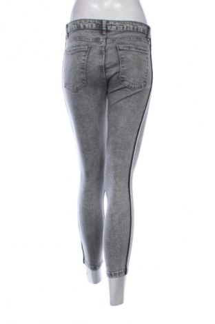 Damen Jeans Bershka, Größe M, Farbe Grau, Preis 20,99 €