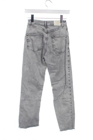 Γυναικείο Τζίν Bershka, Μέγεθος XS, Χρώμα Γκρί, Τιμή 14,83 €