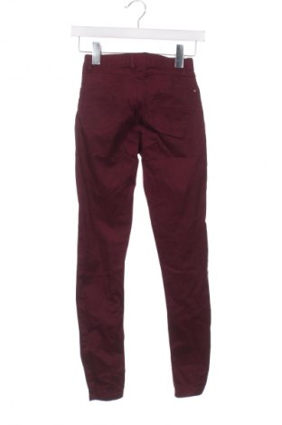 Damskie jeansy Cropp, Rozmiar XXS, Kolor Czerwony, Cena 54,99 zł