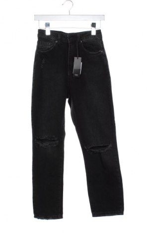 Damskie jeansy Fame, Rozmiar XS, Kolor Czarny, Cena 105,75 zł