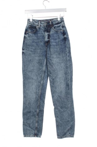 Damskie jeansy Guess, Rozmiar XS, Kolor Niebieski, Cena 85,99 zł