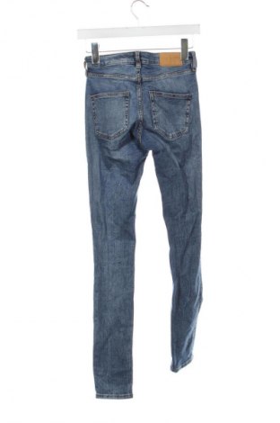 Blugi de femei Monki, Mărime XS, Culoare Albastru, Preț 92,61 Lei