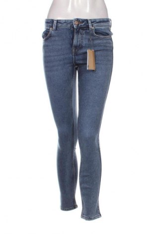 Damskie jeansy Pieces, Rozmiar M, Kolor Niebieski, Cena 252,99 zł