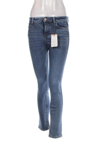 Damskie jeansy Pieces, Rozmiar M, Kolor Niebieski, Cena 252,99 zł