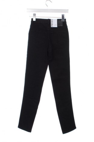 Dámske džínsy  Pieces, Veľkosť XS, Farba Čierna, Cena  44,95 €