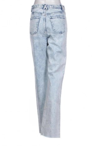 Damen Jeans Pretty Little Thing, Größe M, Farbe Mehrfarbig, Preis 15,58 €
